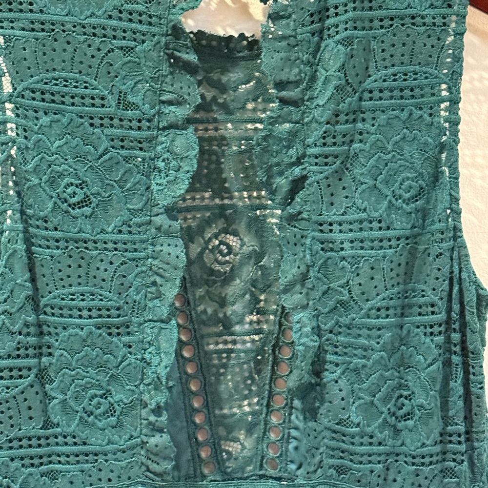 SAYLOR Emerald Green Lace Mini Dress - Picture 6 of 9